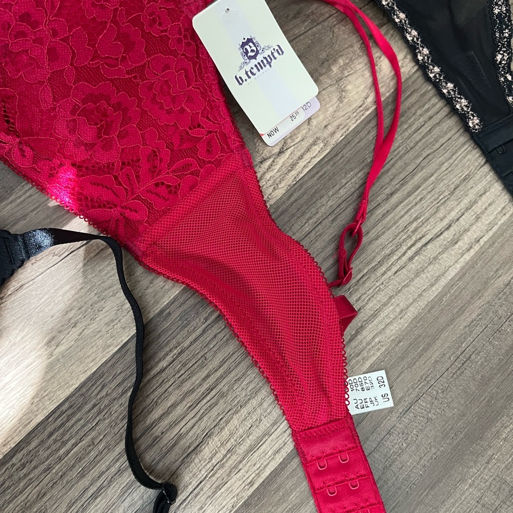 32D Bra Lot - Picture 4 of 4